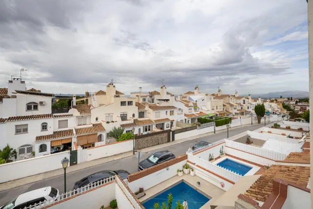 Disfruta de la tranquilidad de Huétor Vega sin alejarte de la ciudad. — 37