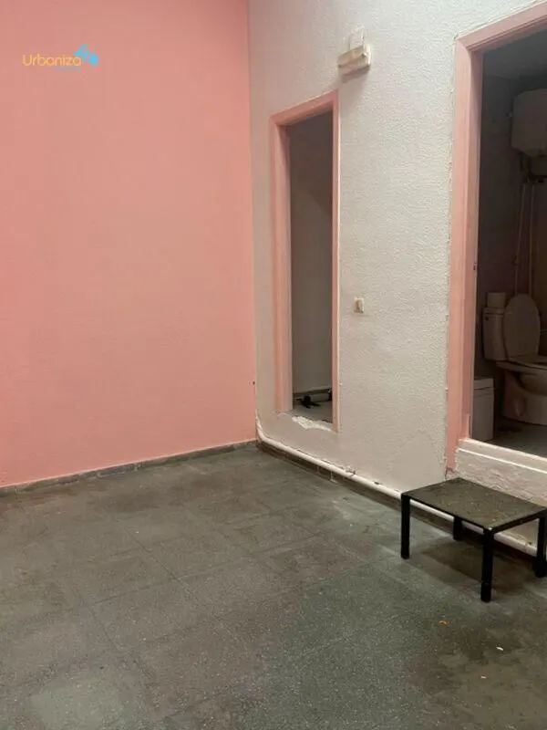 LOCAL EN MARIA AUXILIADORA CON MUY BUENA situación IDEAL PARA CUALQUIER TIPO DE NEGOCIO — 9