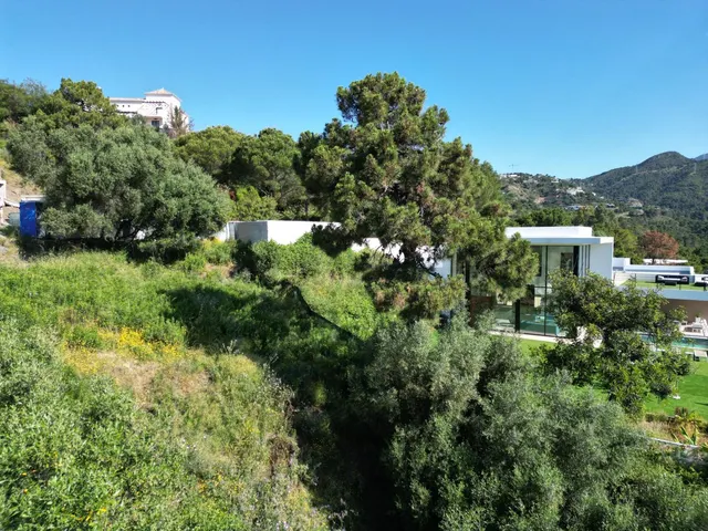 Terreno urbano de 2800 m2 en Benahavís, vistas espectaculares — 12