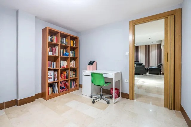 ADOSADA EN URBANIZACIÓN EN HUETOR VEGA — 33