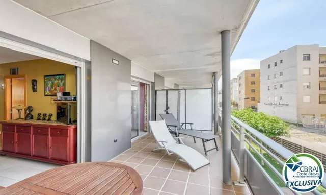Apartamento en Salatar con vista parcial al mar, gran terraz