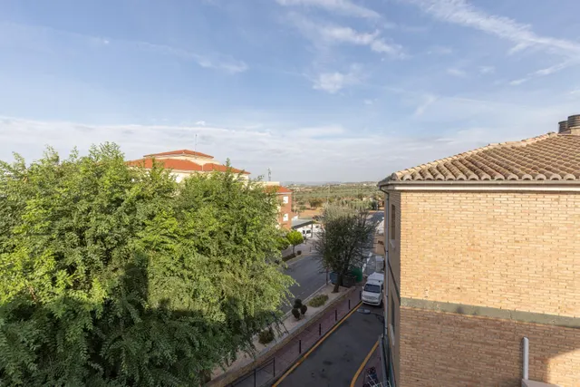 Casa independiente a 5 minutos de Granada en buen estado para entrar a vivir — 22