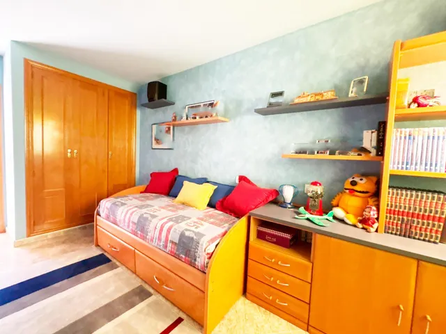Urbis te ofrece un chalet en venta en la zona de Los Almendros, Villamayor, Salamanca. — 38