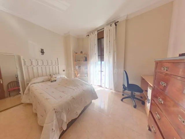 PRECIOSA CASA EN POSADAS CON GRAN PATIO Y TERRAZA - foto 5