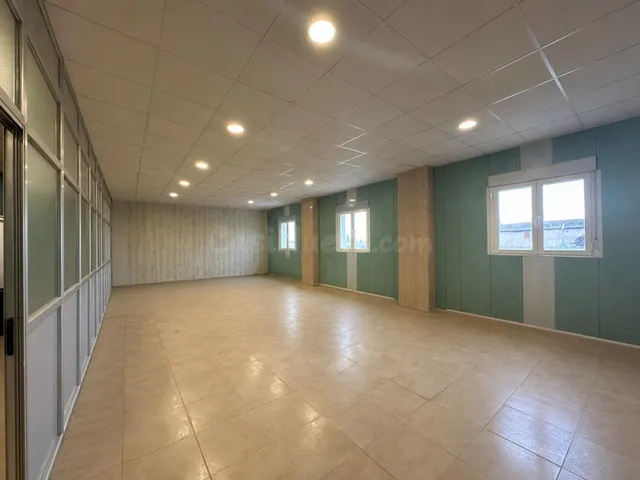 Inversión única, amplia parcela con edificación y estudios e - foto 5