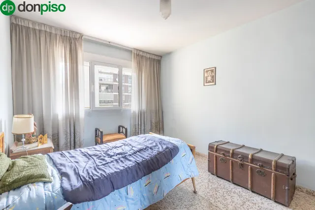 Piso con terraza y gran potencial junto a Camino de Ronda — 11