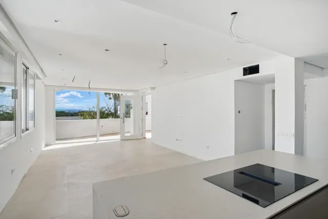 Apartamento de dos dormitorios bellamente reformado en la comunidad cerrada de Jardines de Andalucía — 15