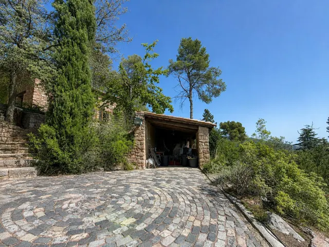 UNA MASIA D'ENCANT PER A VOSALTRES — 14