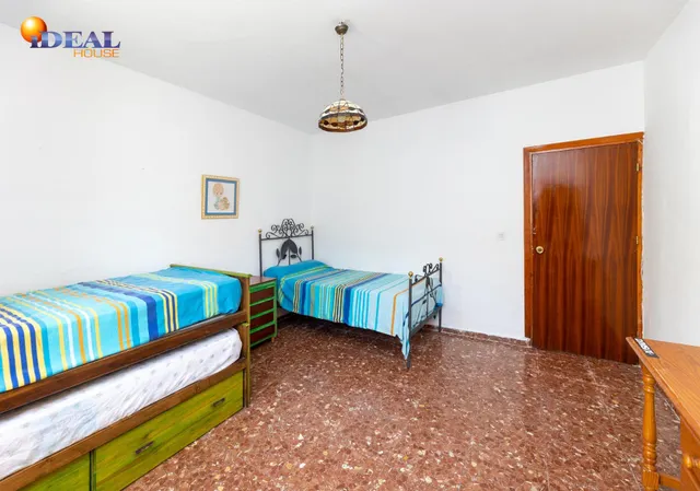 Chalet en zona residencial de Deifontes — 19