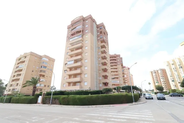 Apartamento 9ª planta en Campoamor. — 17