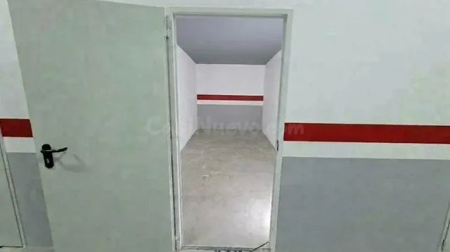 ¡Trastero / almacén de más de 12 m2 con acceso directo para furgoneta hasta la puerta! — 2
