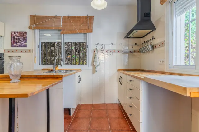 CASA CON AMPLIO JARDÍN EN CANTARRANAS — 37