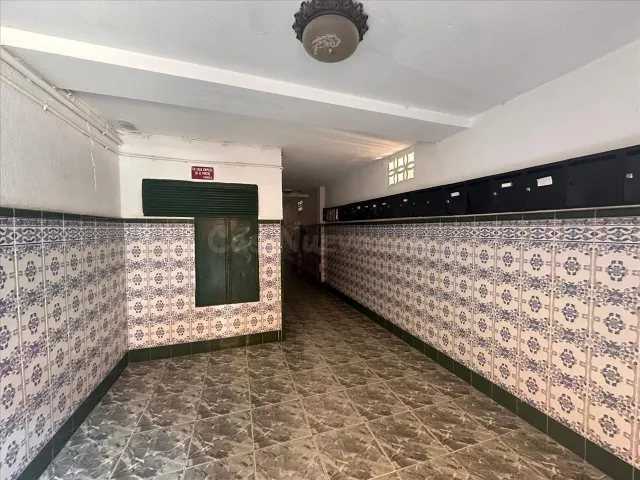 VENTA DE PISO EN ALMERIA - foto 2