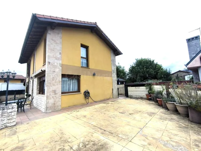 Chalet Independiente en La Abadilla: Un Refugio de Lujo - foto 4
