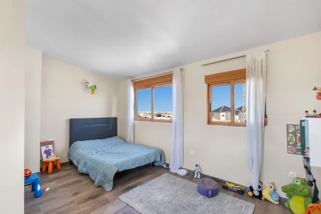 Dúplex reformado en Los Balcones: sol, comodidad y ubicación estratégica — 34
