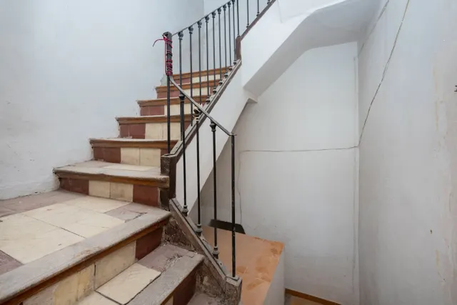 A LA VENTA EDIFICIO EN PLAZA BIB-RAMBLA — 21