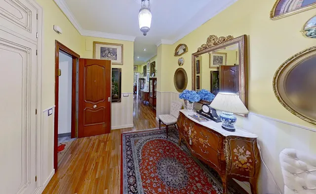 EXCELENTE PISO EN CALLE REJAS DE LA VIRGEN — 31