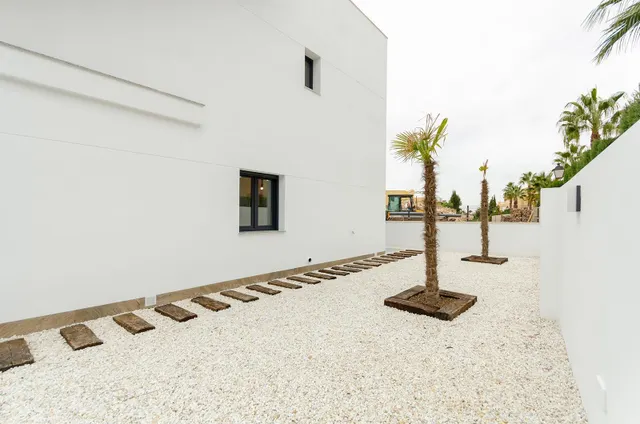 VILLA DE NUEVA CONSTRUCCIÓN DE 3 DORMITORIOS EN TORREVIEJA — 35