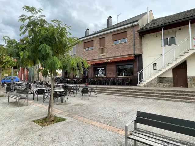 Venta de casa con bar en Toral de Merayo - foto 3