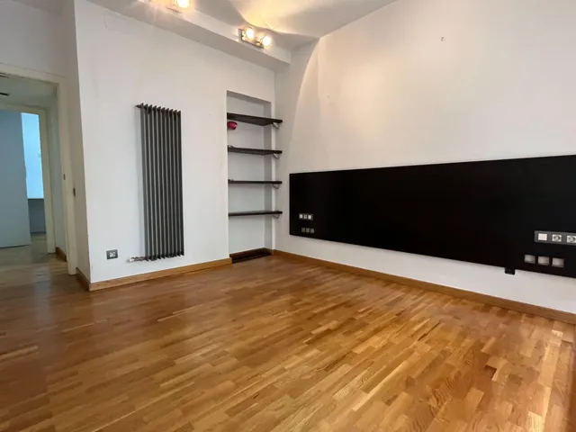 PISO MUY AMPLIO Y TRANQUILO EN SARRIA — 18