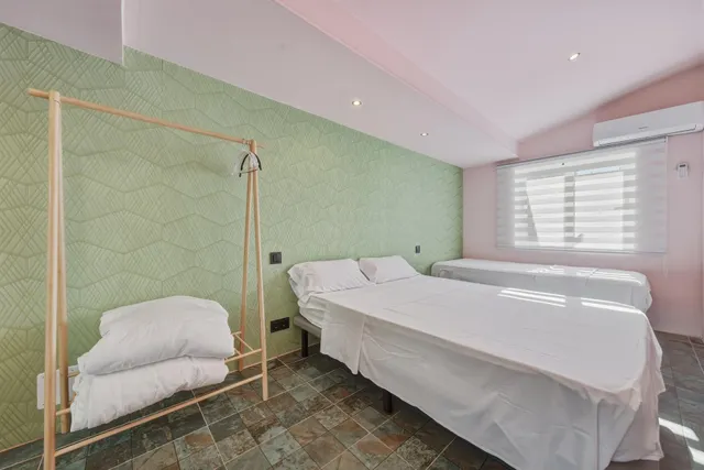 ESPECTACULAR VILLA CON PISCINA, 6 DORMITORIOS EN SUITE Y VISTAS AL MAR EN SA TORRE — 16
