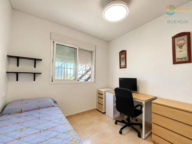 CHALET CON PISCINA EN EL PARETON — 18