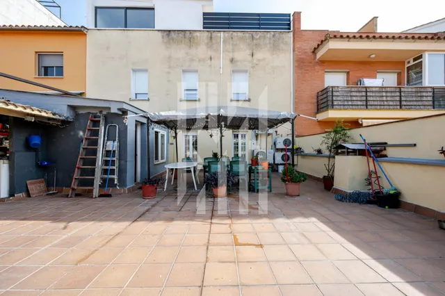 Piso con terraza privada y garaje en taialà — 44
