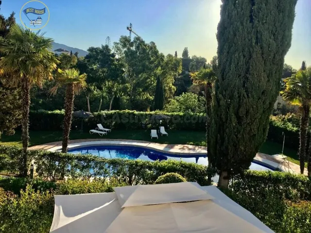 Venta de adosado en prestigiosa urbanización en la Milla de  - foto 3