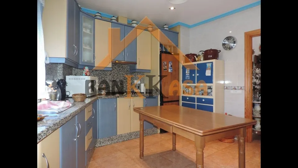 SE VENDE PISO BAJO EN ALCOLEA ZONA LA HERMITA