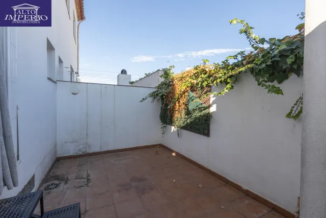Casa adosada con terraza, vistas a Granada y Sierra Nevada, garaje y sótano — 49