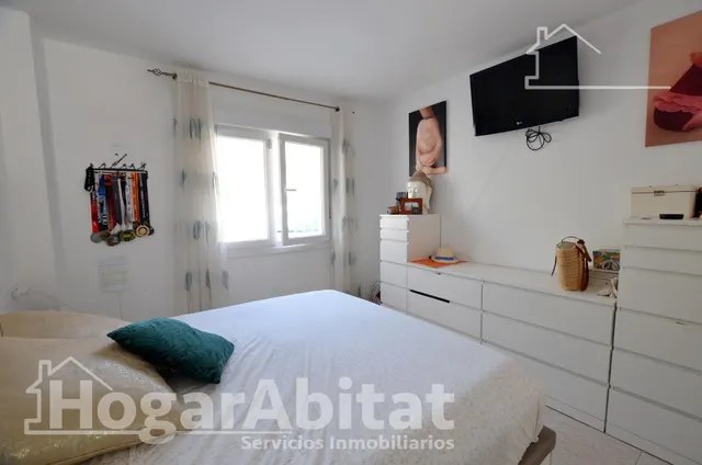 Respira paz entre el mar y la montaña en este exclusivo chalet pareado reformado con piscina privada, solárium y parking — 27