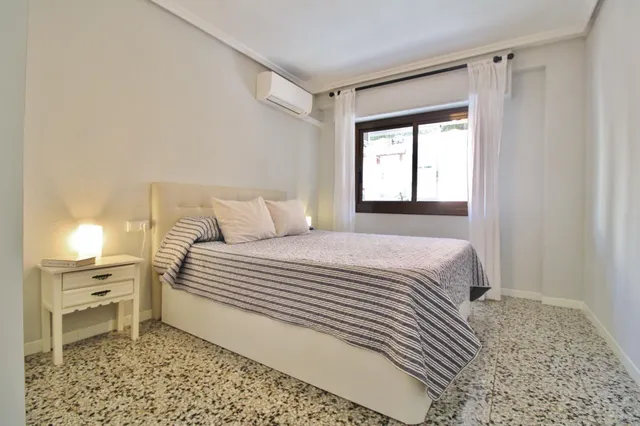 ¡Oportunidad única de inversión en Alicante! Piso en venta en Pinoso, 9 – 1º Izquierda — 5