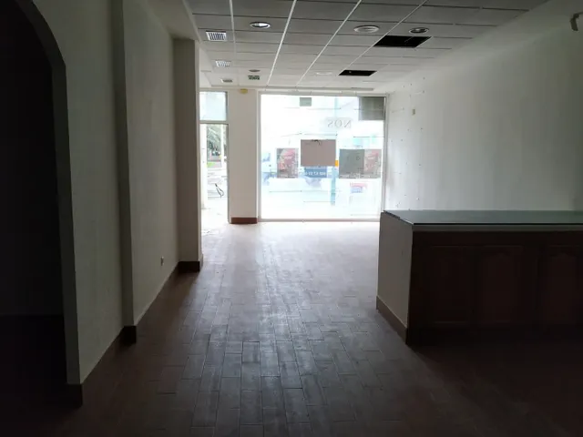 AVDA . ALICANTE  LOCAL DE 860 M2 — 5