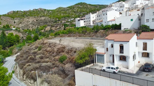 CASA AMPLIA Y CÓMODA EN URRACAL - foto 4