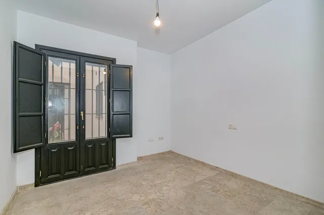PISO CENTRICO EN LA ZUBIA — 19