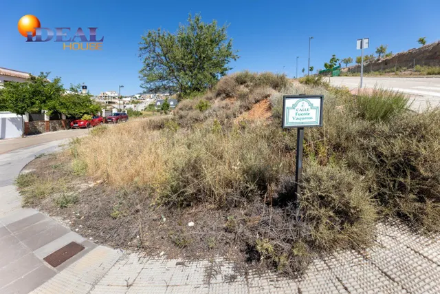 Venta de solar urbano en La Zubia (Zona Altos de La Zubia) — 17