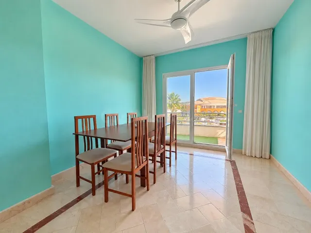 SE VENDE PISO DE TRES DORMITORIOS, TERRAZA, PISCINAS, PADEL, - foto 4