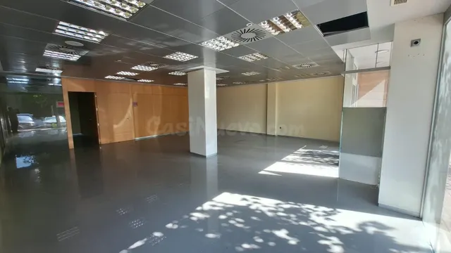LOCAL COMERCIAL EN EL PUNTAL - foto 5