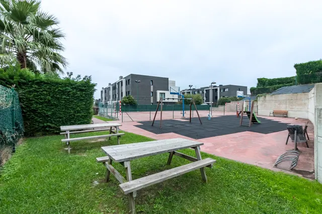 Bajo exterior con dos terrazas, garaje y trastero en urbanización con piscina y pista de tenis – San Román, Santander — 26
