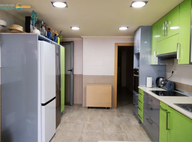 AMPLIO PISO TOTALMENTE REFORMADO EN 1ºLÍNEA DE PLAYA — 8