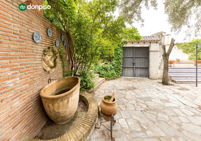 Chalet con gran parcela en Cogollos — 28