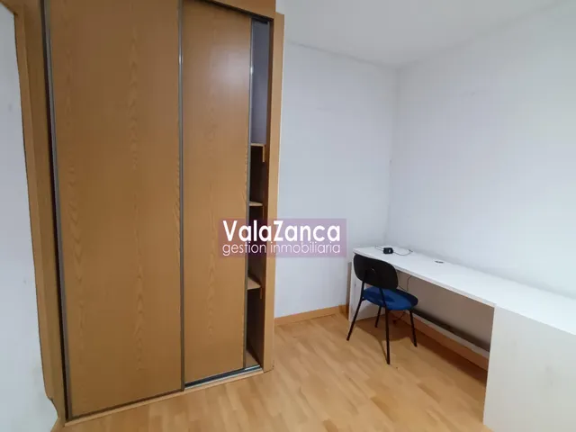 Valazanca alquila Local Comercial — 3