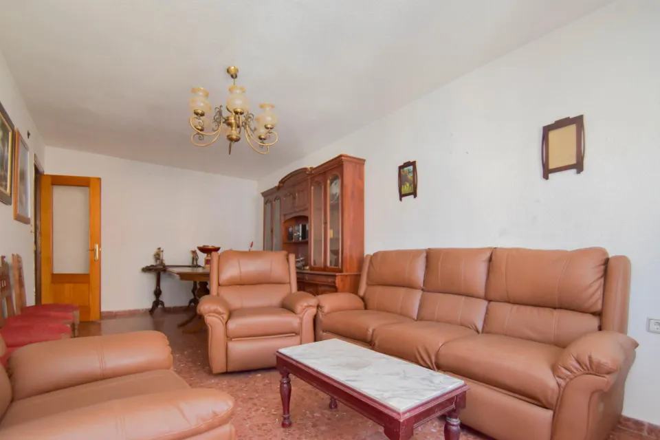 ¡¡¡¡amplia vivienda de 4 dormitorios con grandes posibilidades de reforma y personalización!!!!