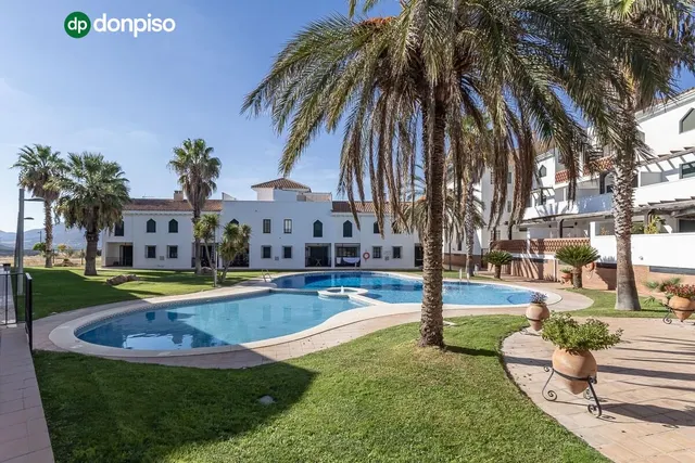 Adosado con espectacular terraza panorámica y piscina a 20 min de Granada — 30