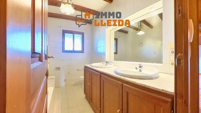 Majestuosa Villa en Alpicat — 30