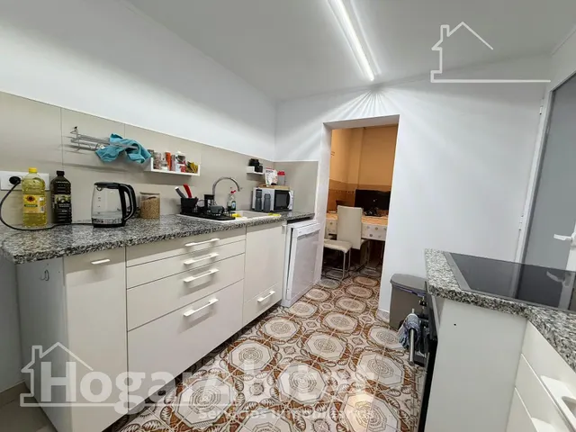 ¡UBICACIÓN IDEAL! BAJO ACOGEDOR Y LUMINOSO CON TERRAZA Y TRASTERO — 7
