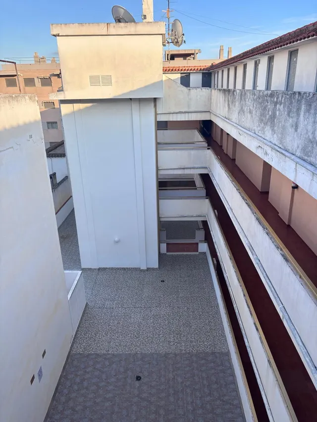 Edificio levante pueblo — 17