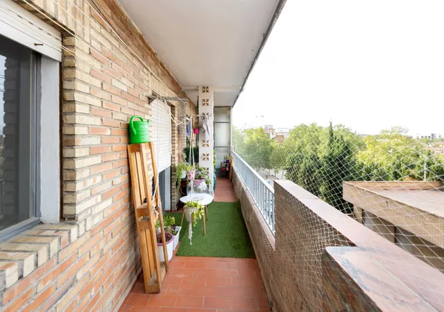En Venta Piso de 4 dormitorios con ascensor, ideal para reformar a tu gusto. — 12