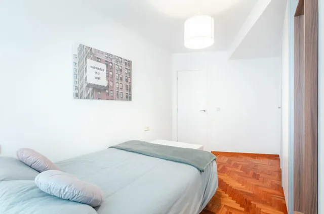 Piso en el Edificio El Verso, Calle Víctor Chavarri — 17