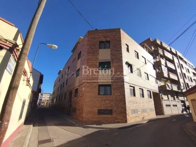 Plazas de garaje en el centro de Casetas.
